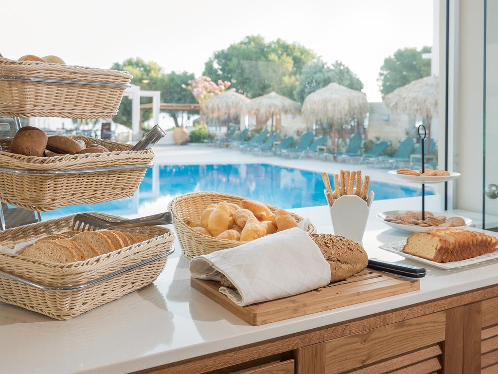 Alexia Beach Hotel Agia Marina Exterior foto